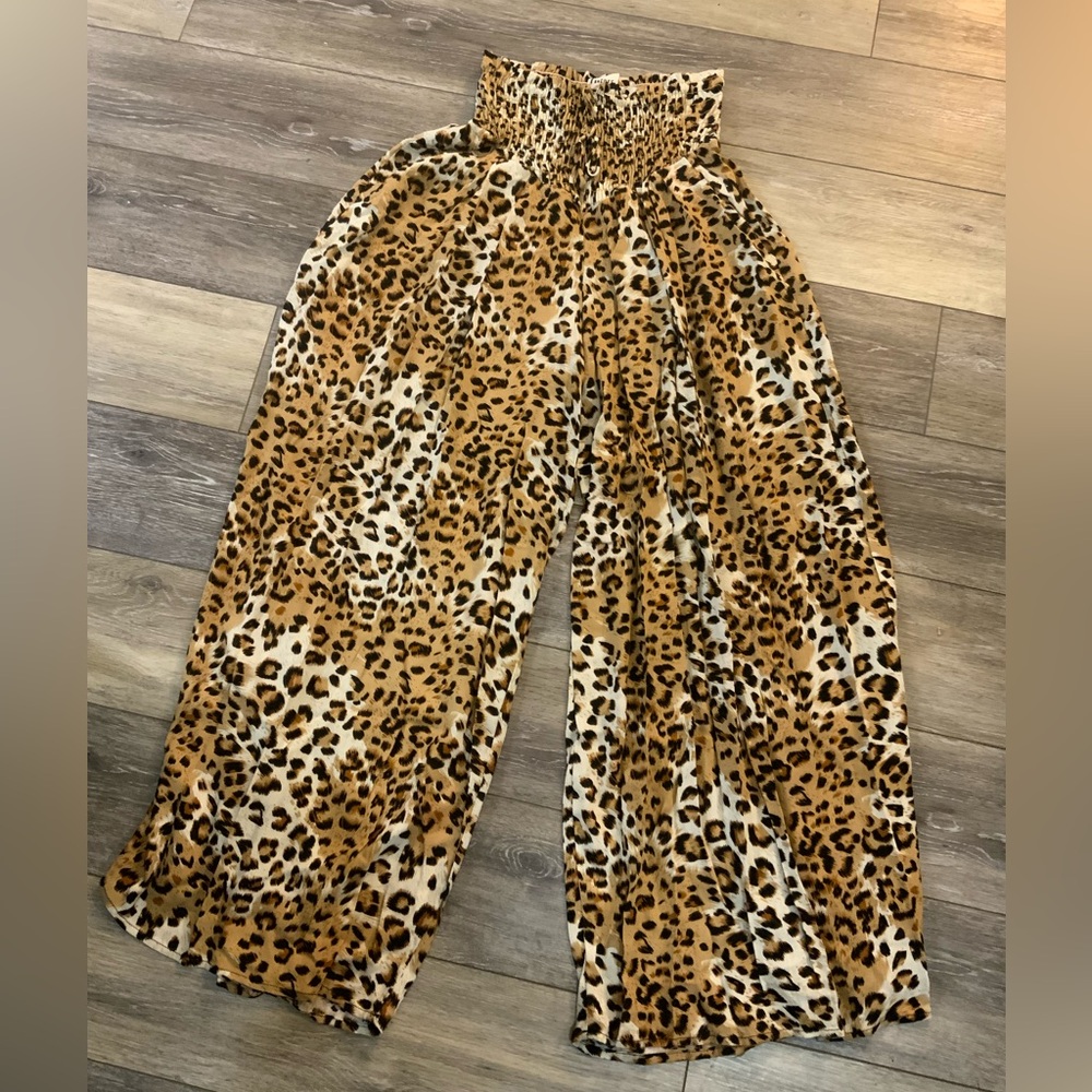Free People Leopard Print Wide Leg Pants. Size XS